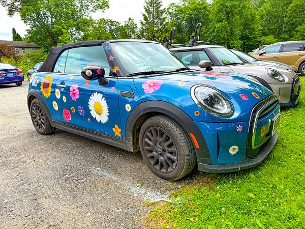 国家能源局21日宣布，我国电动汽车充电设施数量达2009.2万个