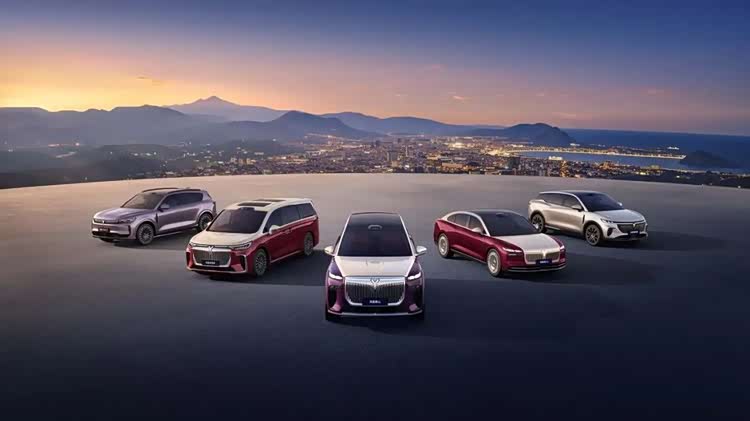 岚图今年将推“三王一炸”，L3级辅助驾驶落地