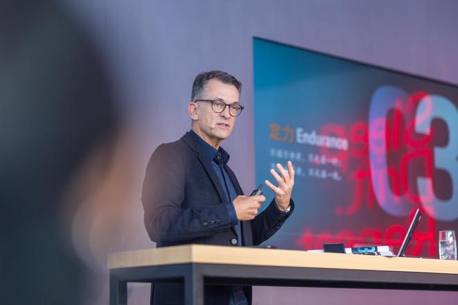 旧地图失效 保时捷以"长期主义"调校航向穿越风暴 旧地图失效 保时捷以"长期主义"调校航向穿越风暴