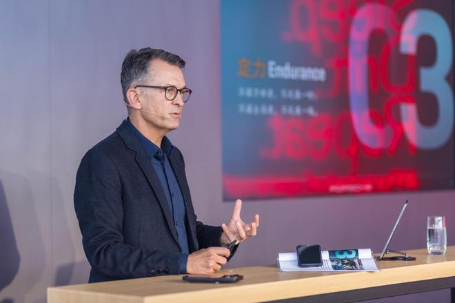 旧地图失效 保时捷以"长期主义"调校航向穿越风暴 旧地图失效 保时捷以"长期主义"调校航向穿越风暴